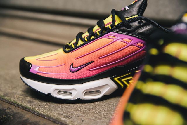 pink and purple air max plus