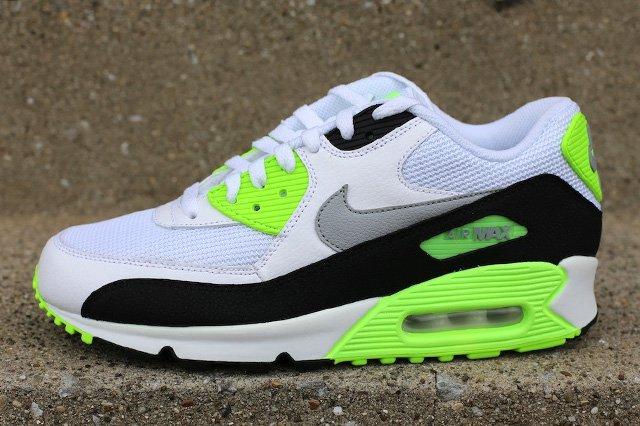 lime green and black air max 90