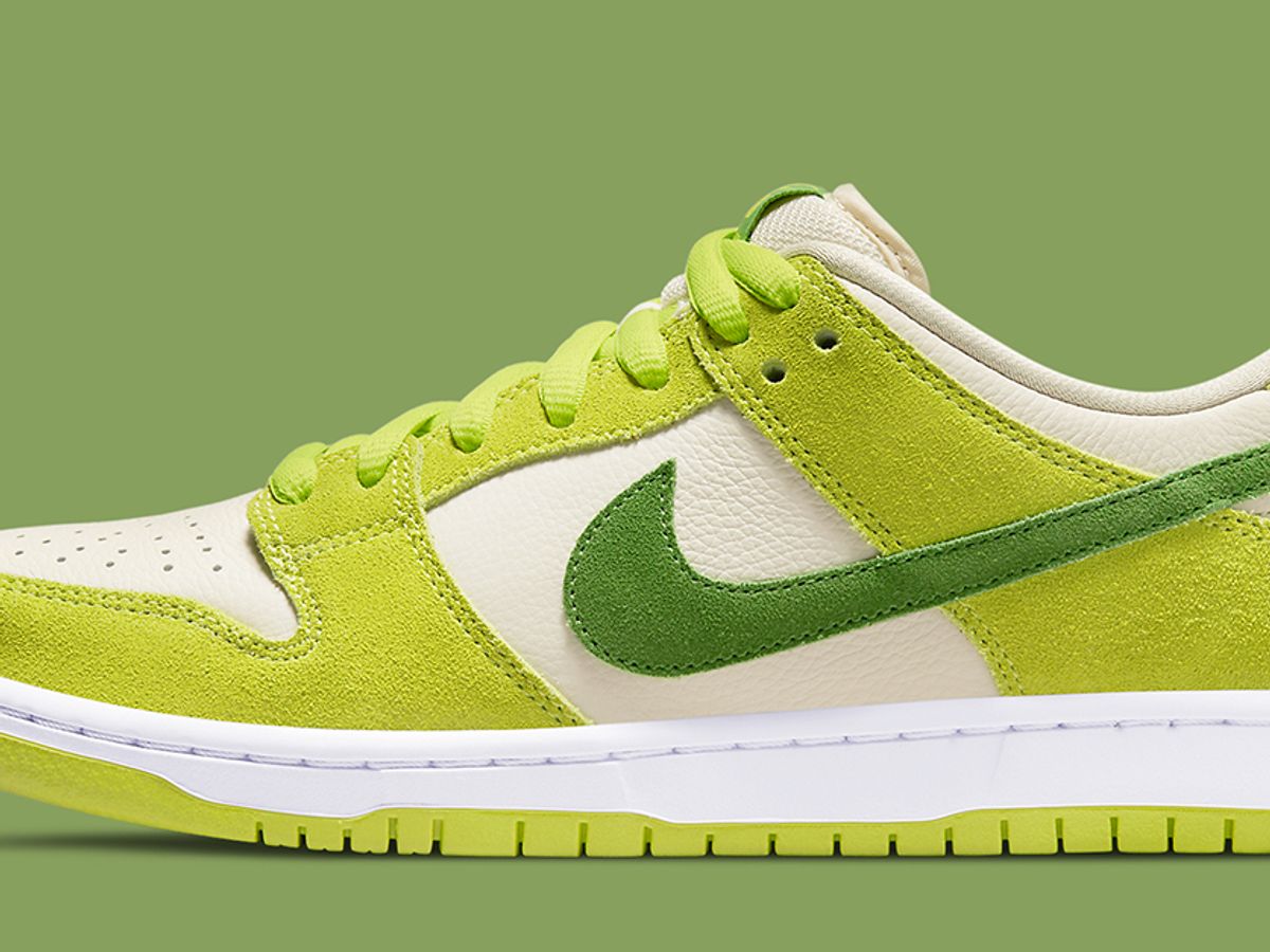 resbalón fútbol americano telegrama Official Images: Nike SB Dunk Low 'Green Apple' - Sneaker Freaker