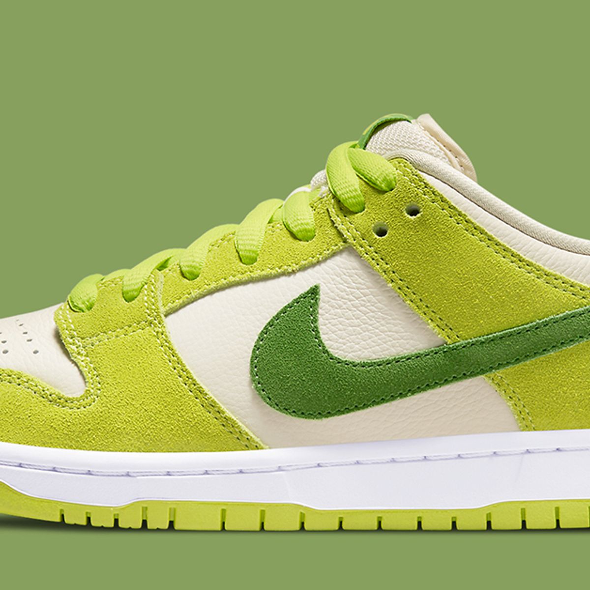 Official Images: Nike SB Dunk Low 'Green Apple' - Sneaker Freaker