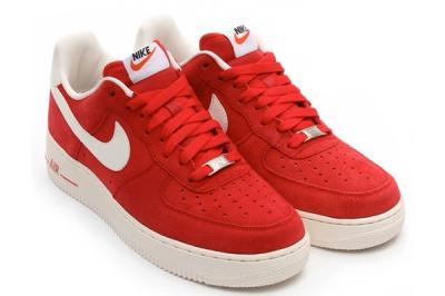 Nike Air Force 1 Low Suede Red Angle 1