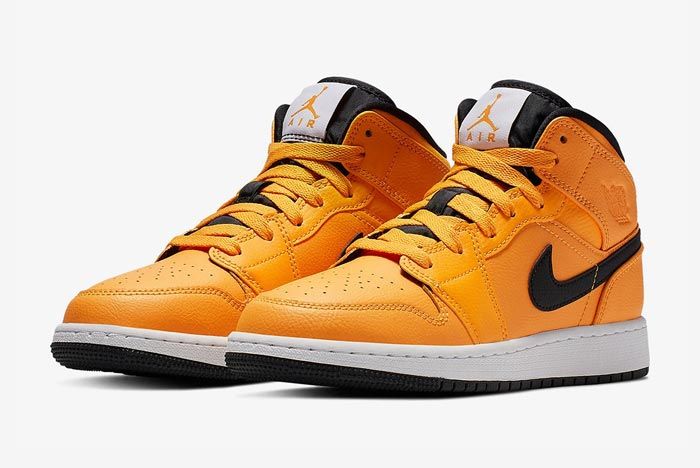 Air Jordan 1 Taxi Pair