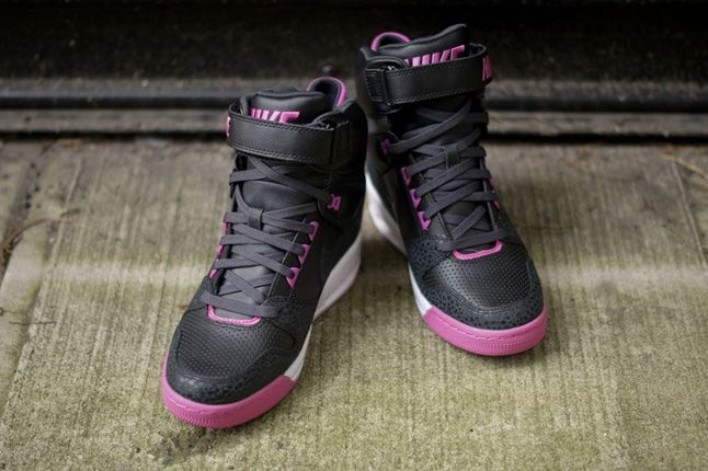 nike air revolution sky hi purple dynasty rasberry