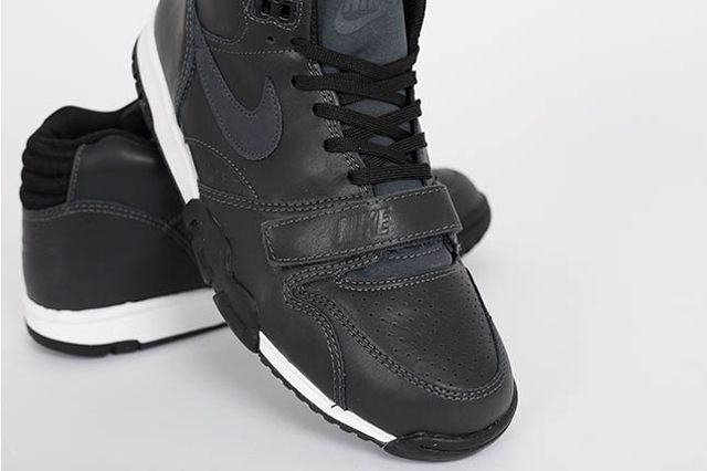 nike black leather trainers