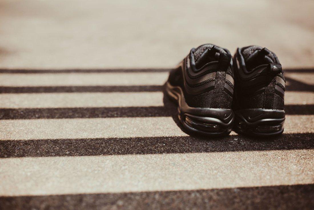 womens air max 97 triple black