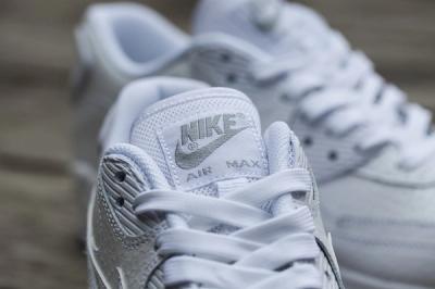 Nike Wmns White Ice Pack 2