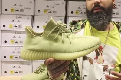 First Look Moss Yeezy Boost 350 V2S Valued At 17000 2