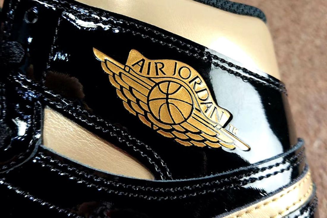 air jordan 1 black gold