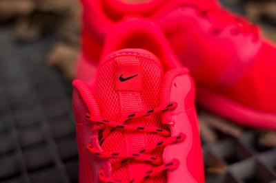 Nike Wmns Roshe Hyp Laser Crimson Tongue