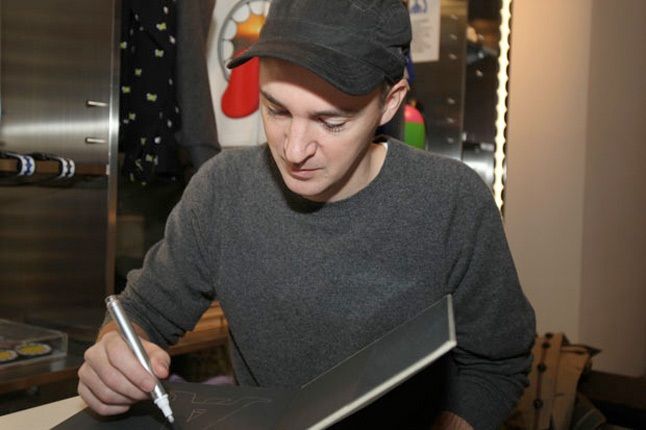 Kaws Book Signing Colette 12 1