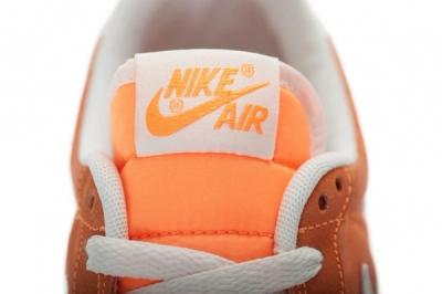 Nike Wmns Air Vortex Vntg Orange Tongue Detail 1