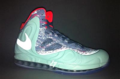 Nike Air Max Hyperposite Christmas Profile 3M Reflect 1