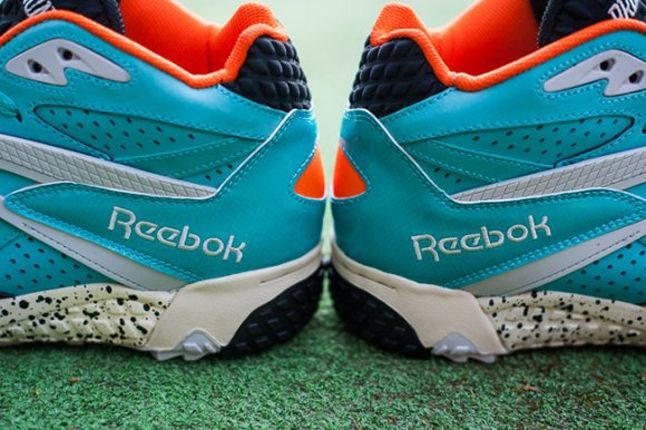 Reebok Scrimmage Mid Dolphins Heel Detail 1