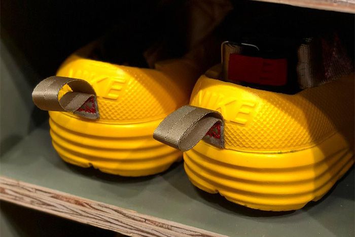 Tom Sachs Nike Solarsoft Sandals Yellow Tea Ceremony Exhibition Tokyo
