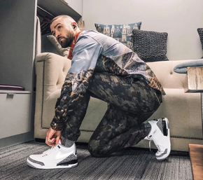 The Best Super Bowl Halftime Show Sneaker Moments Features