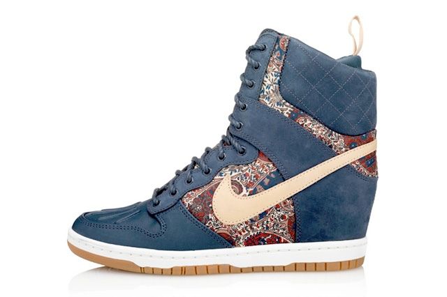 nike dunk sky high liberty