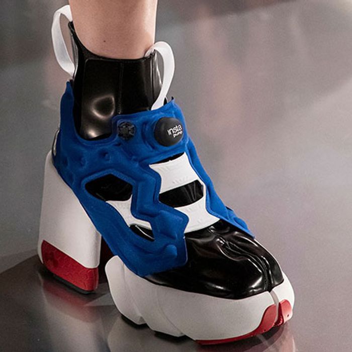 Closer Look Maison Margiela X Reebok Instapump Fury Tabi Sneaker Freaker