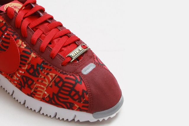 nike cortez yoth