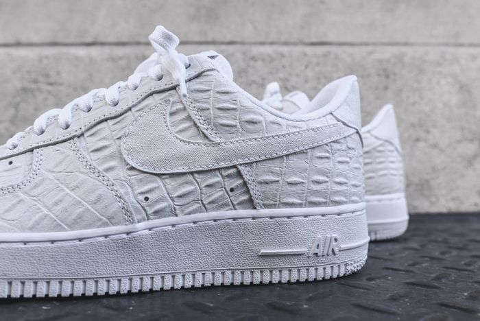 nike air force 1 lv8 croc pack