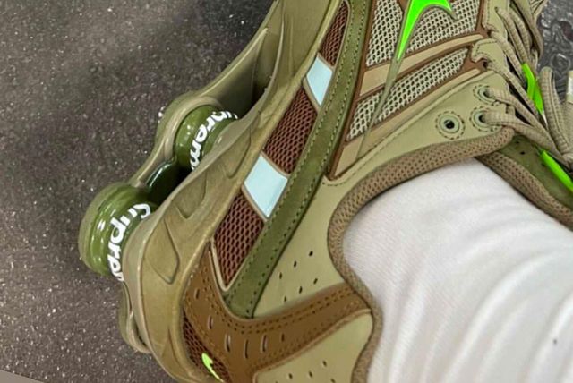 Live Images Surface of the Supreme x Nike Shox Ride 2 - Sneaker Freaker