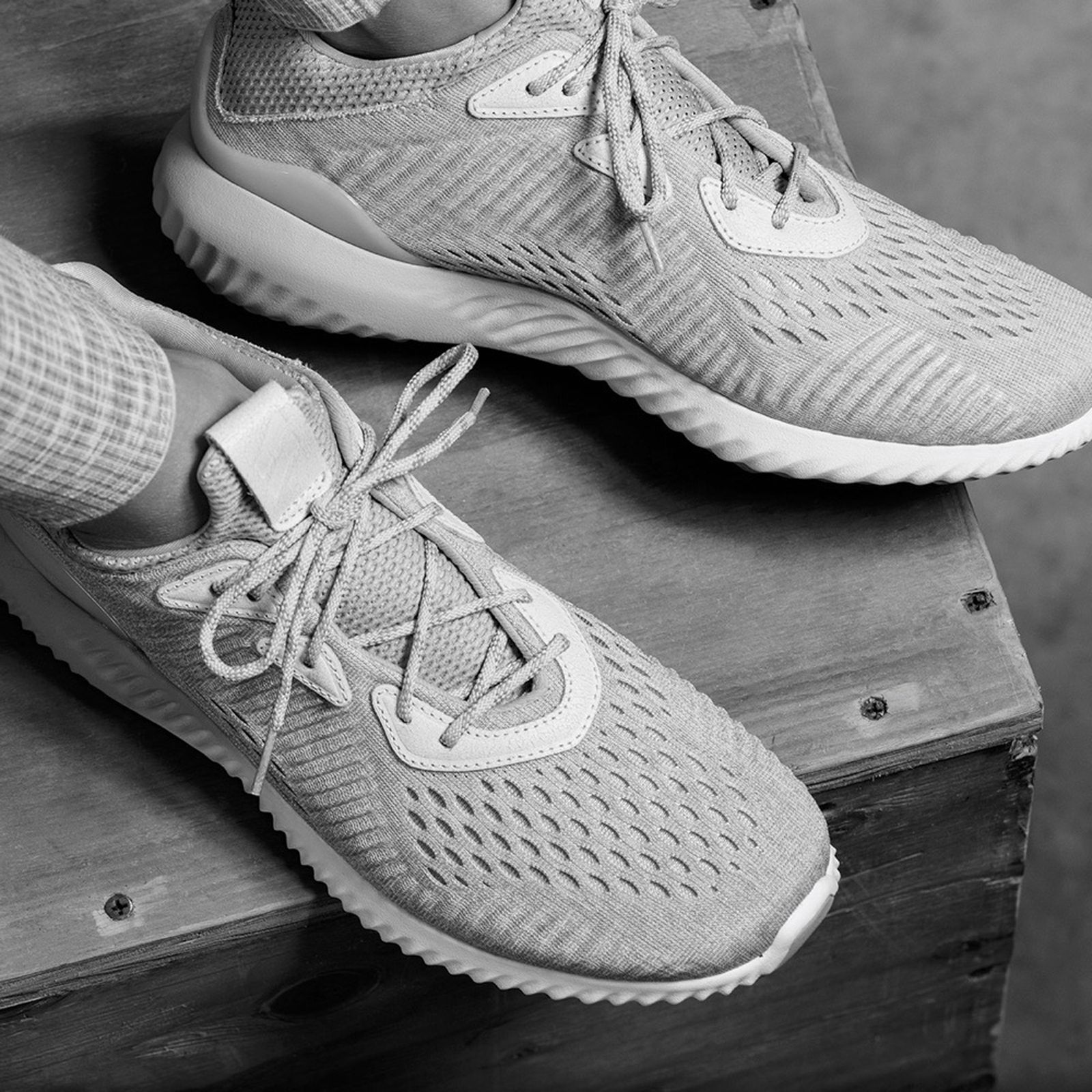 reigning champ shoes