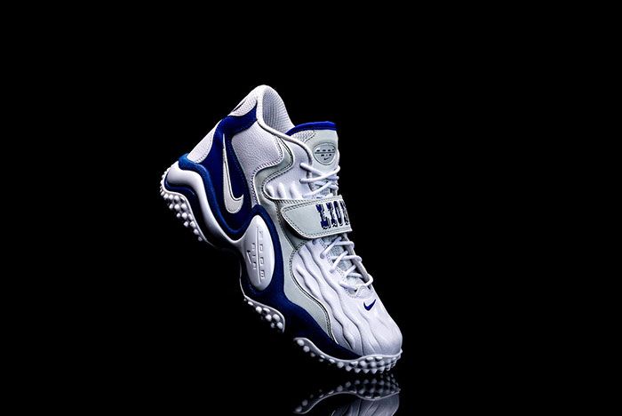 Barry Sanders Autographed Nike Limited Edition Detroit Lions Air Zoom Turf  Jet '97 Shoe - Right - Detroit City Sports