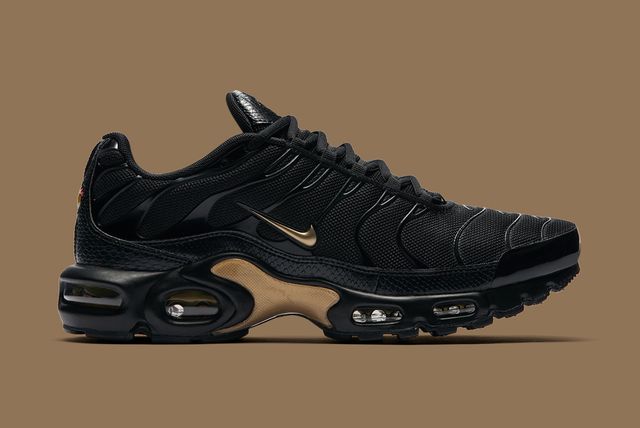 Nike Kick off New Year with Black and Gold Pack - Sneaker Freaker