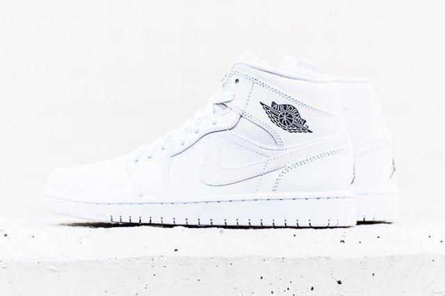 jordan 1 mid white grey