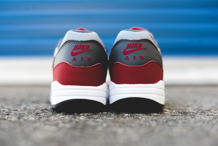 air max 1 university red cool grey