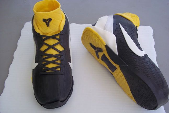 Sneaker Freaker Sneaker Cakes Kobe 7 Supreme 01 1