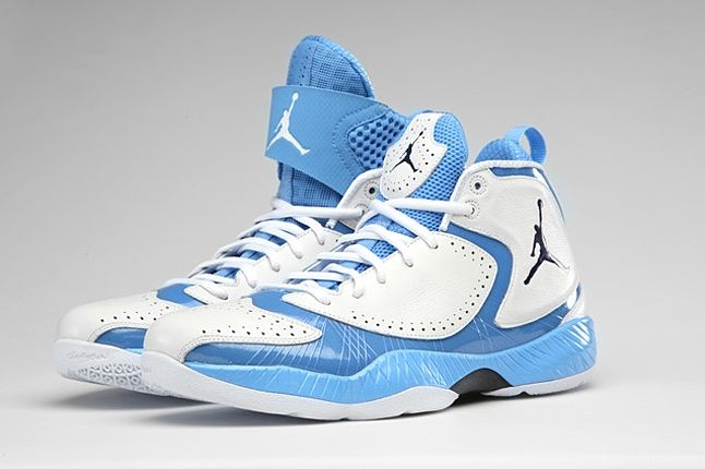 Air Jordan 2012 March Madness North Carolina 2 1