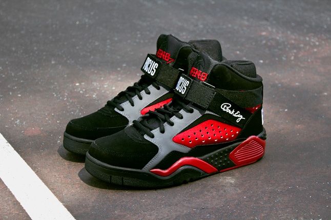 Ewing Athletics Foucs Blk Red Front Quarter 1