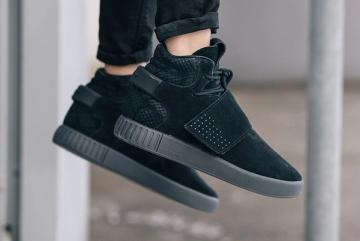 adidas Tubular Invader Strap (Triple Black)