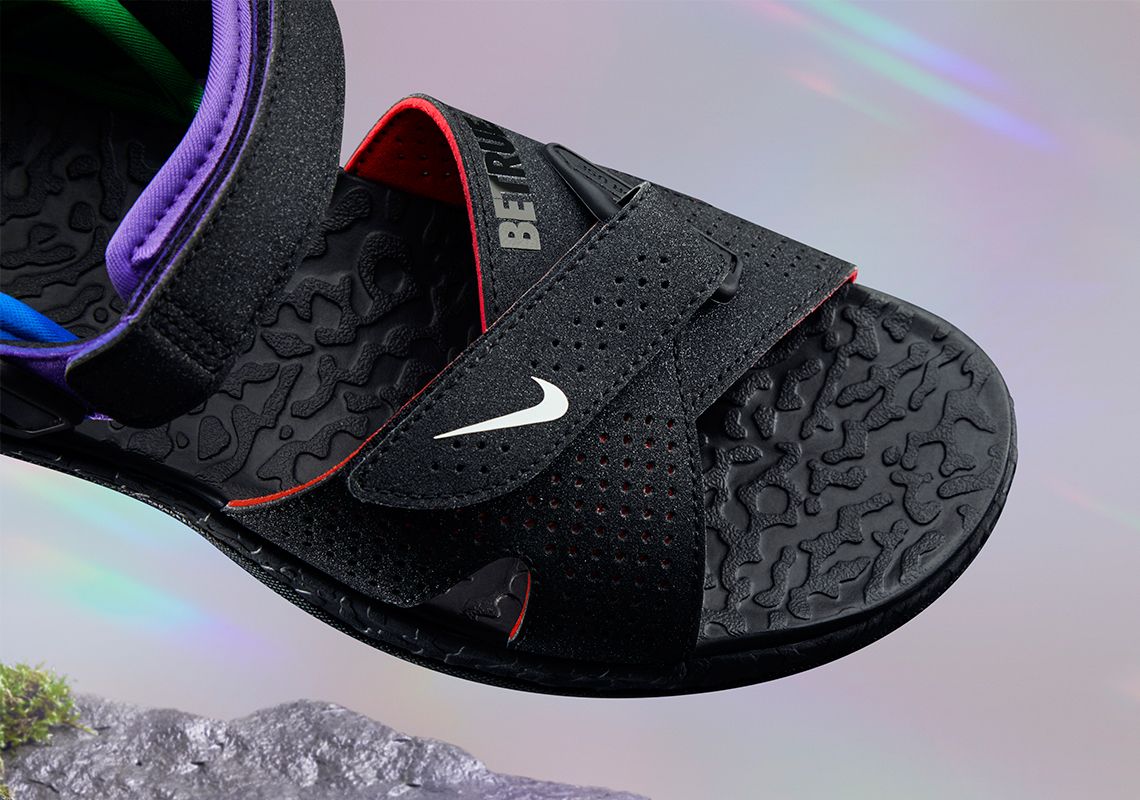 Nike BeTrue ACG Deschutz Toe Box