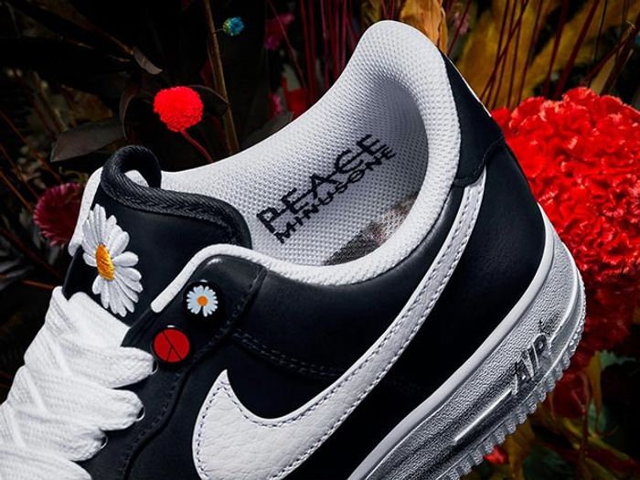 out G-Dragon's PEACEMINUSONE Nike Air Force 1 'Para-Noise' - Sneaker Freaker