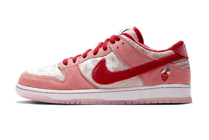Nike Dunk Collection Strangelove Lateral Side Shot