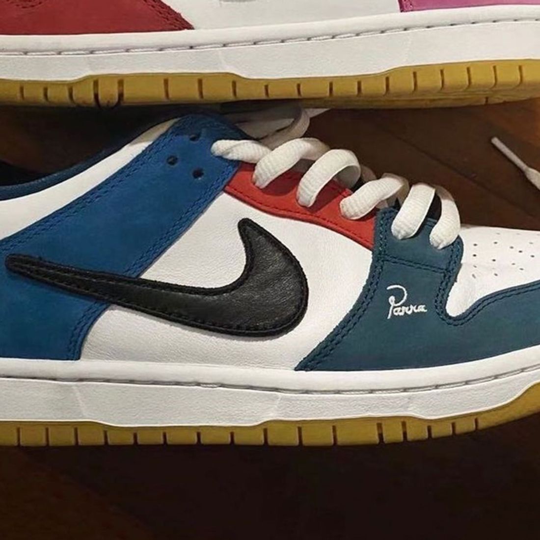 Diez perfume flotador First Look: Parra x Nike SB Dunk Low for 'Friends and Family' - Sneaker  Freaker