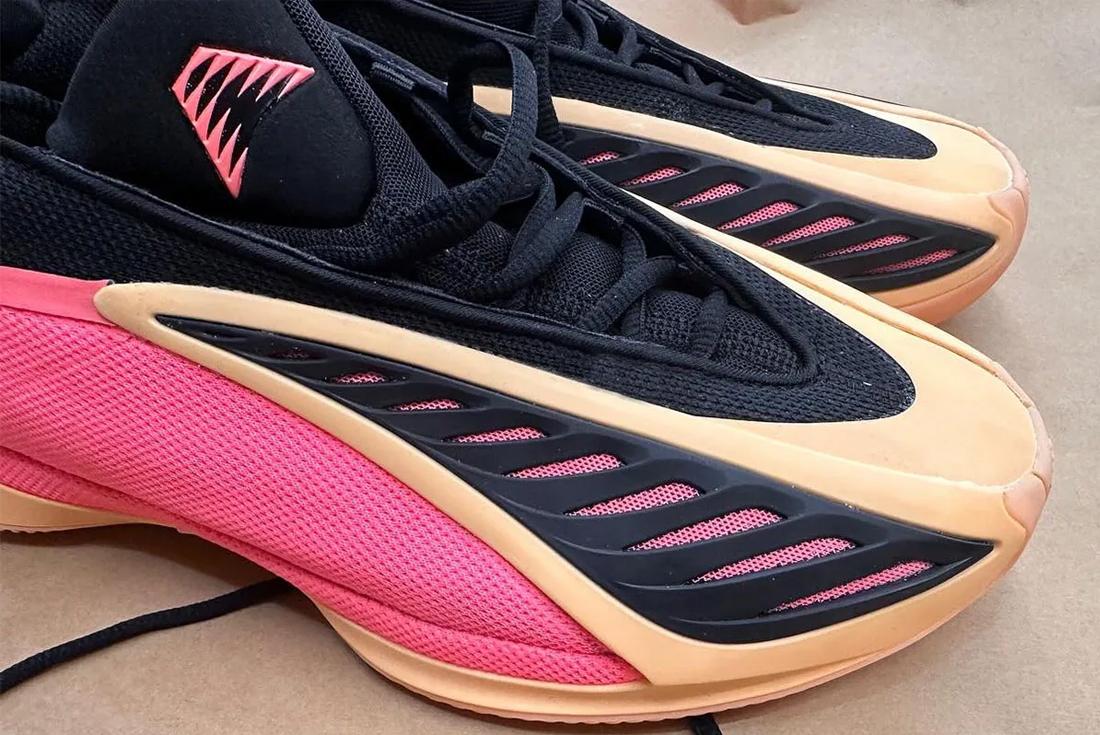 adidas AE 2