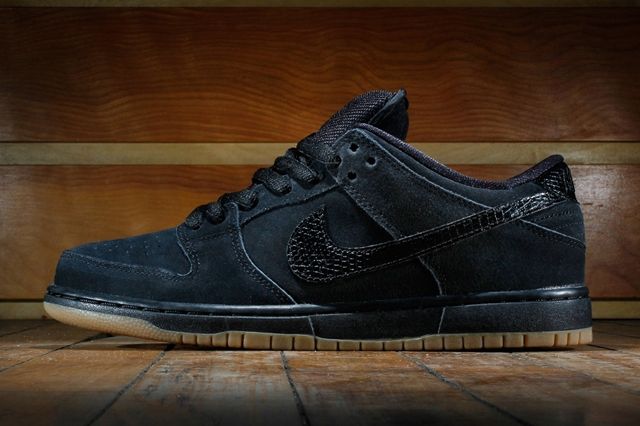 Nike Sb Dunk Low Pro Black Gum Medium Brown 1