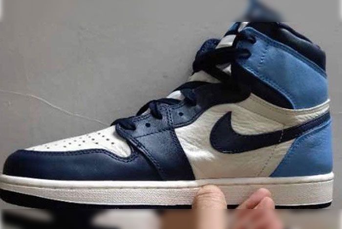 Air Jordan 1 'UNC' With Tumbled Leather 
