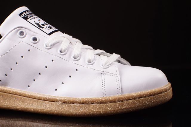 adidas Stan Smith (Gum) - Sneaker Freaker بيتزا سميكة