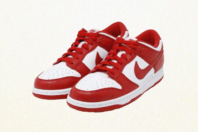 dunk university red on feet