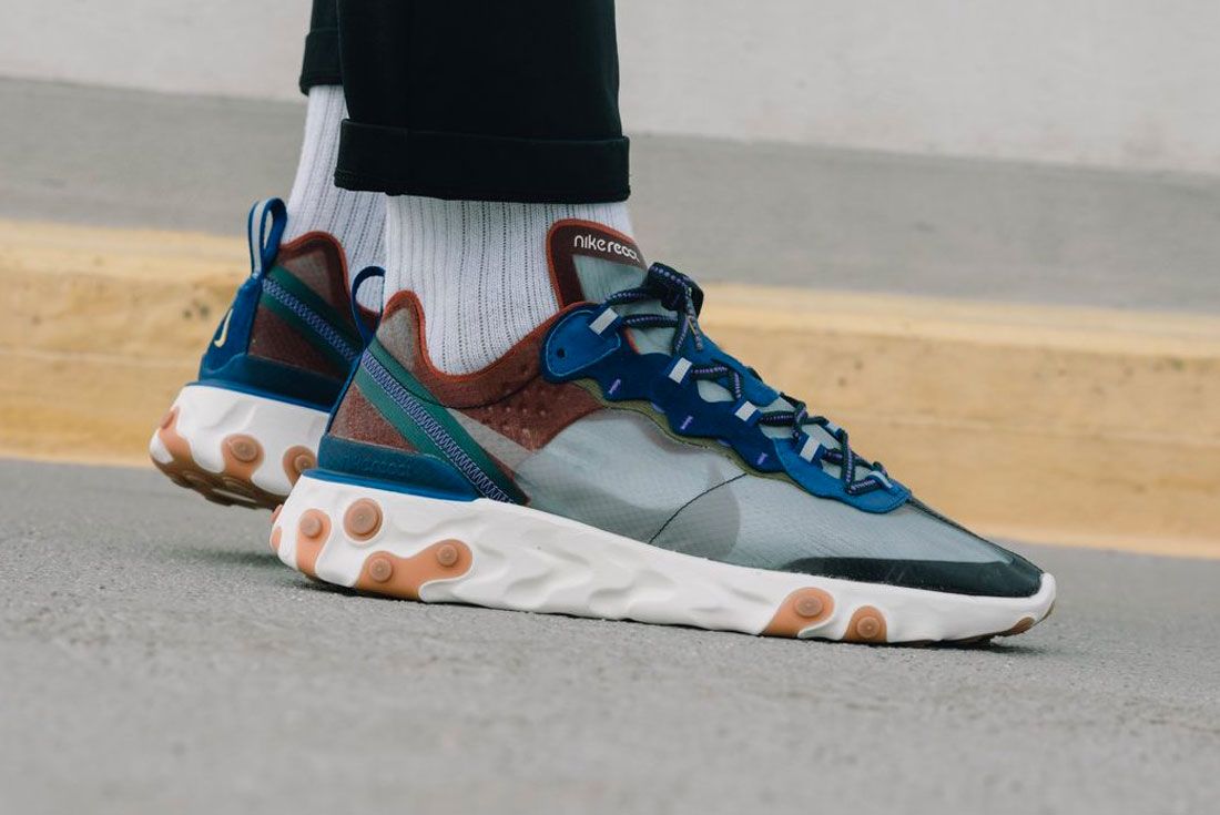 Nike React Element 87 Dusty Peach Right