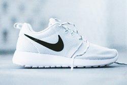 Nike Roshe Run Wmns Pure Platinum Thumb