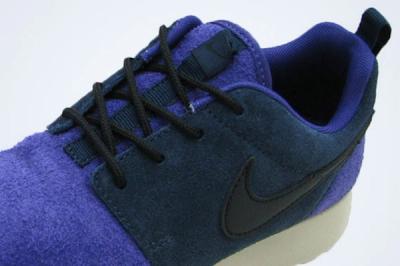 Nike Wmns Roshe Leather Black Purple 1
