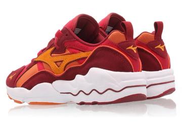 Mizuno Sprinkle Some Pumpkin Spice on the Wave Rider 1