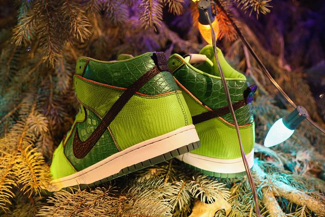 Ceeze Delivers Nike SB Dunk High ‘Grinch’ Gift Ahead of Christmas ...