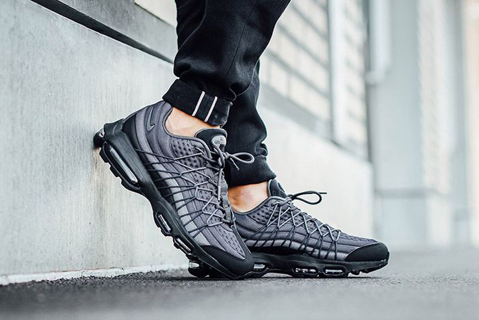 Nike Air Max 95 Ultra SE (Black/Dark Grey)