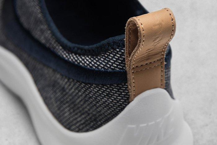 Hot On The Heels Of Their Recent Colab The Swoosh And Loopwheeler Have Just Worked Together On Two New Sneakers A Roche Two And An Aptare Se 4