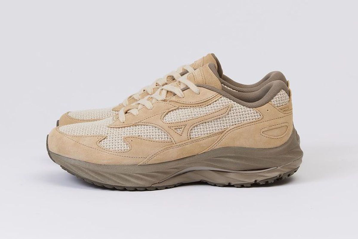 BEAMS Point the Mizuno Wave Rider β Towards the Desert